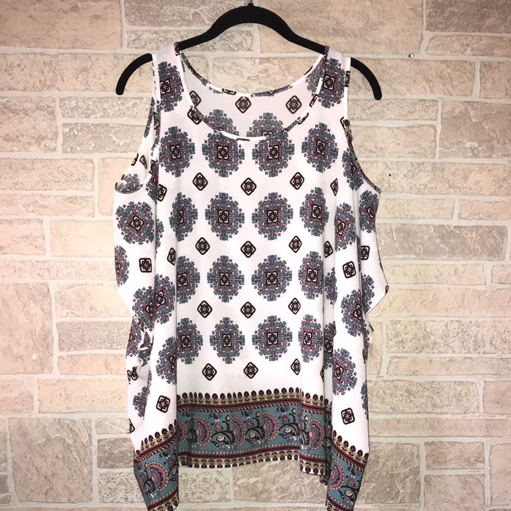 ✅Arianna Cold Shoulder Top - Picture 5 of 6